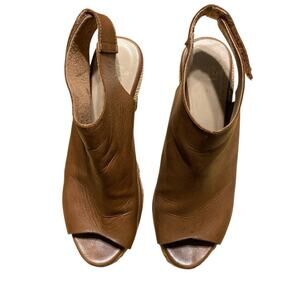 Andre Assous Wedge Sandal Women's Elastic Strap Brown Size US 5.5M EU36